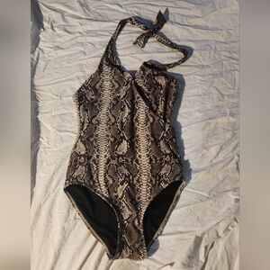 Women's Vince Camuto swimsuit size 8